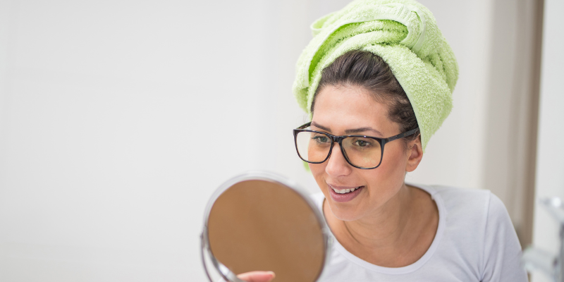 شستشو صورت و روتین پوستی قبل از خواب