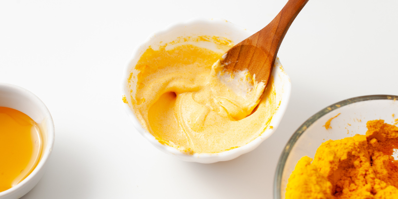 ماسک زردچوبه عسل