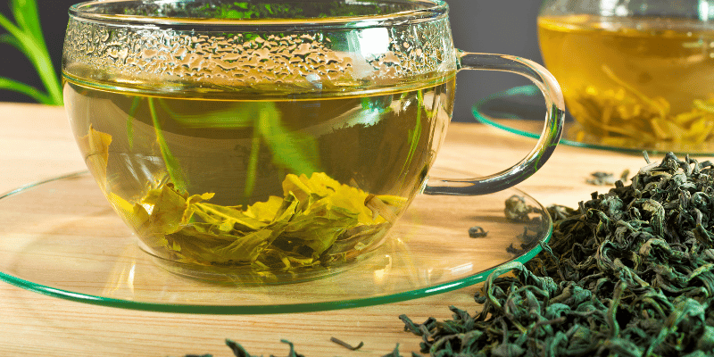 استفاده از چای سبز برای خشکی و ترک لب