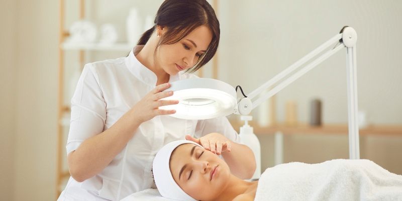پارگی نخ لیفت صورت چیست؟